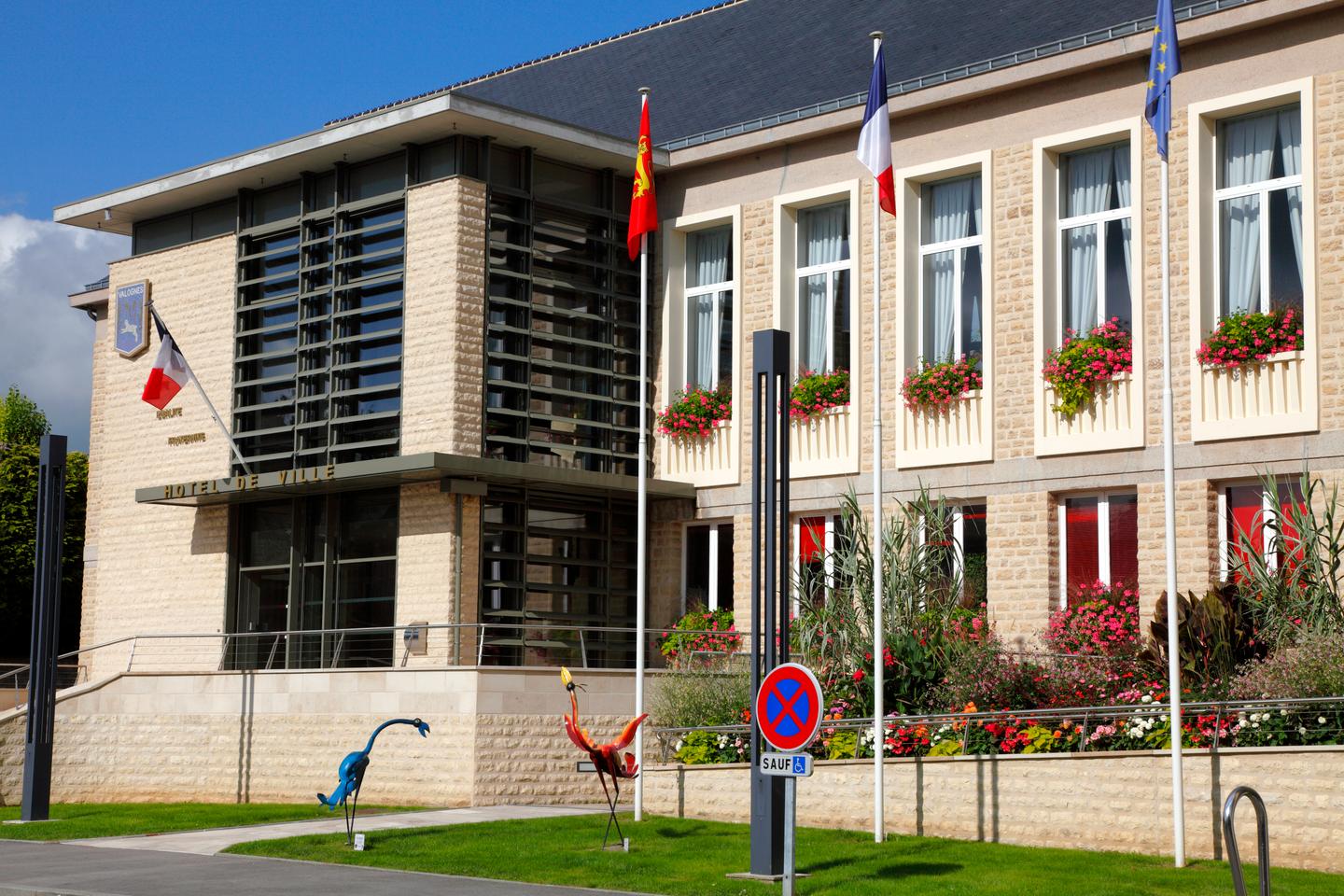 Municipales à Valognes : dans la Manche, l’alliance « gaulliste » du maire sortant divers droite et de son opposition de gauche