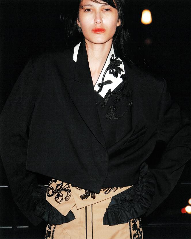 Blazer brodé en gabardine de laine vierge et pantalon, Dries Van Noten.