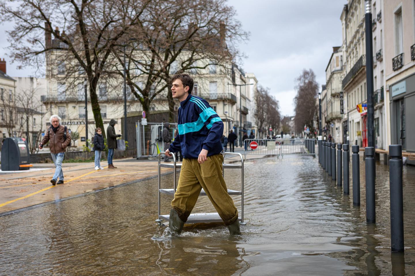 Crues : les départements de Loire-Atlantique, Charente-Maritime et Maine-et-Loire maintenus en vigilance rouge