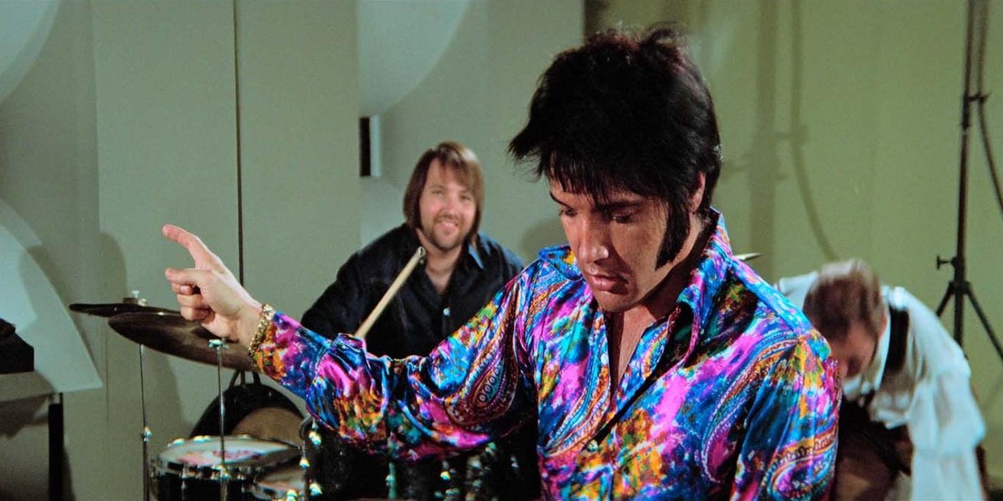 Baz Luhrmann révèle Elvis Presley dans un documentaire inédit sur ses concerts