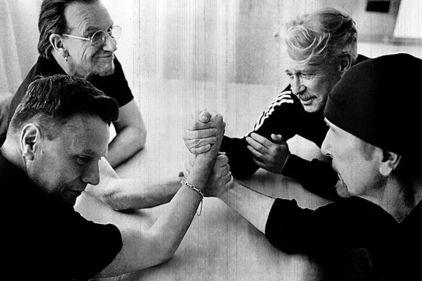 Avec « American Obituary », U2 repart au front Avec « American Obituary », U2 repart au front