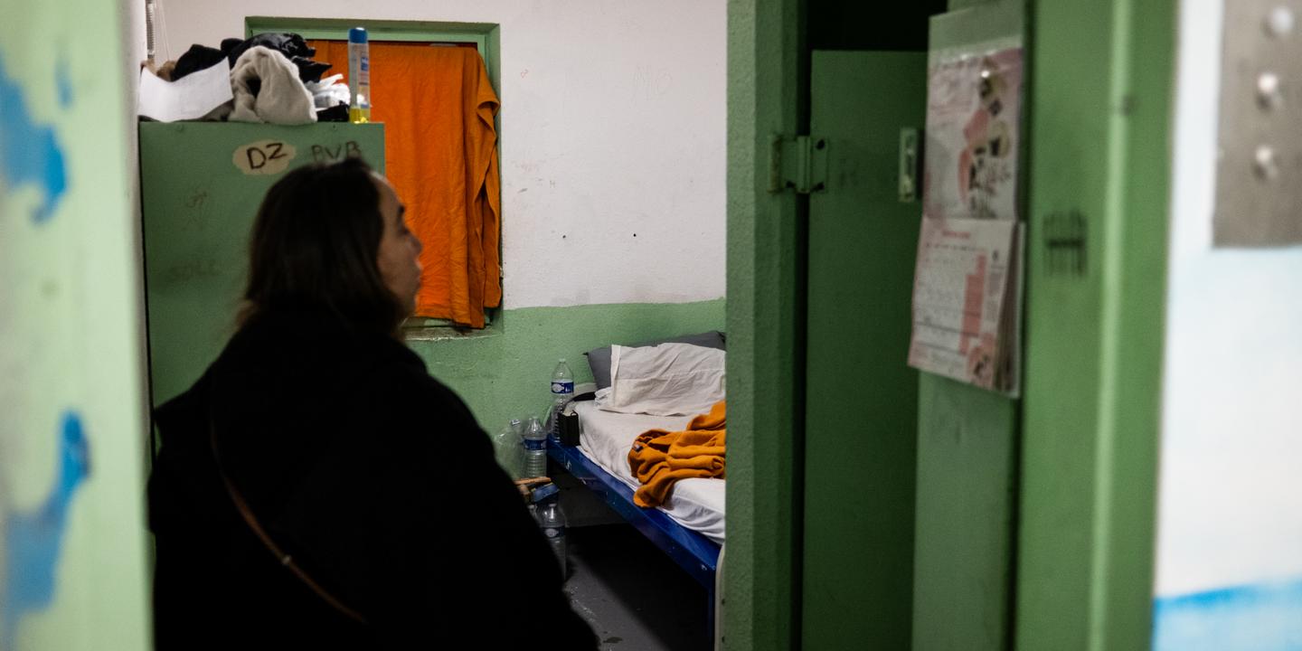Sabrina Sebaihi visite la maison d'arrêt de Nanterre et dénonce les carences éducatives