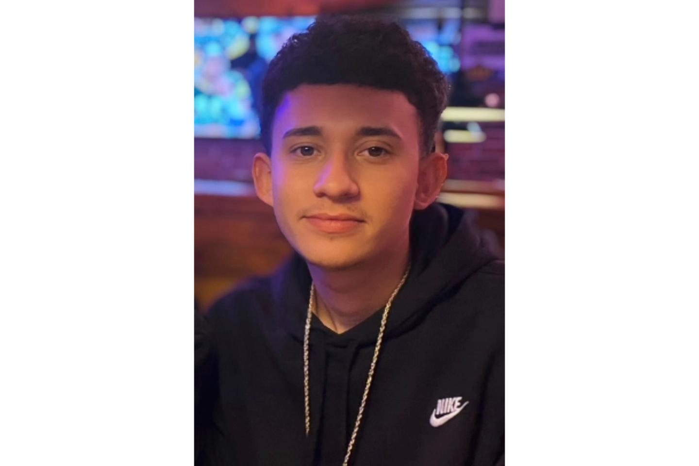 Ruben Ray Martinez, citoyen américain de 23 ans, a été tué en mars 2025 au Texas par des agents fédéraux, un incident passé jusqu’ici inaperçu Ruben Ray Martinez, citoyen américain de 23 ans, a été tué en mars 2025 au Texas par des agents fédéraux, un incident passé jusqu’ici inaperçu