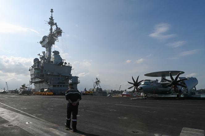 Sur le pont d’envol du porte-avions «&nbsp;Charles-de-Gaulle&nbsp;», à la base navale de Changi (Singapour), le 4&nbsp;mars&nbsp;2025.