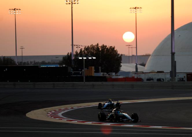 Le pilote de l’écurie Mercedes George Russell, lors d’essais d’avant-saison à Sakhir (Bahrein), le 20&nbsp;février 2026.