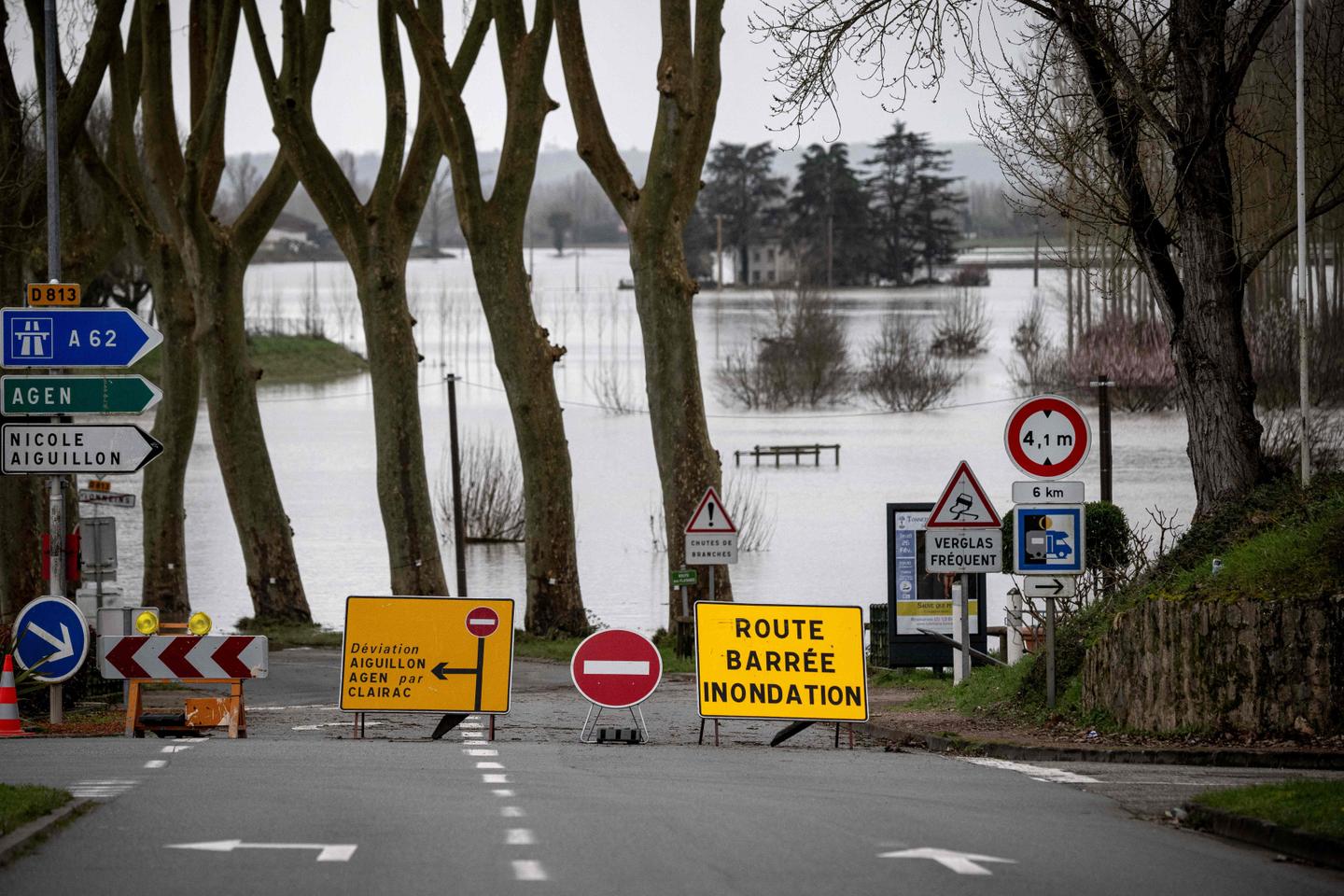 Crues : les vigilances rouge en Loire-Atlantique, Charente-Maritime et dans le Maine-et-Loire prolongées ce week-end Crues : les vigilances rouge en Loire-Atlantique, Charente-Maritime et dans le Maine-et-Loire prolongées ce week-end