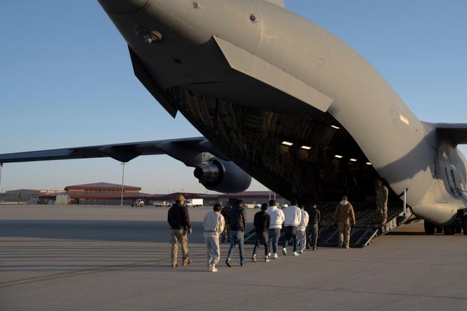 Expulsion de migrants sans papiers à bord d’un avion C-17&nbsp;américain à Fort Bliss, au Texas, le 23&nbsp;janvier&nbsp;2025.