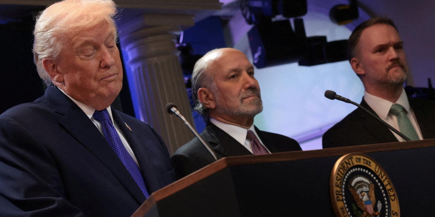 Donald Trump contourne la Cour suprême et impose une nouvelle taxe douanière mondiale de 10%