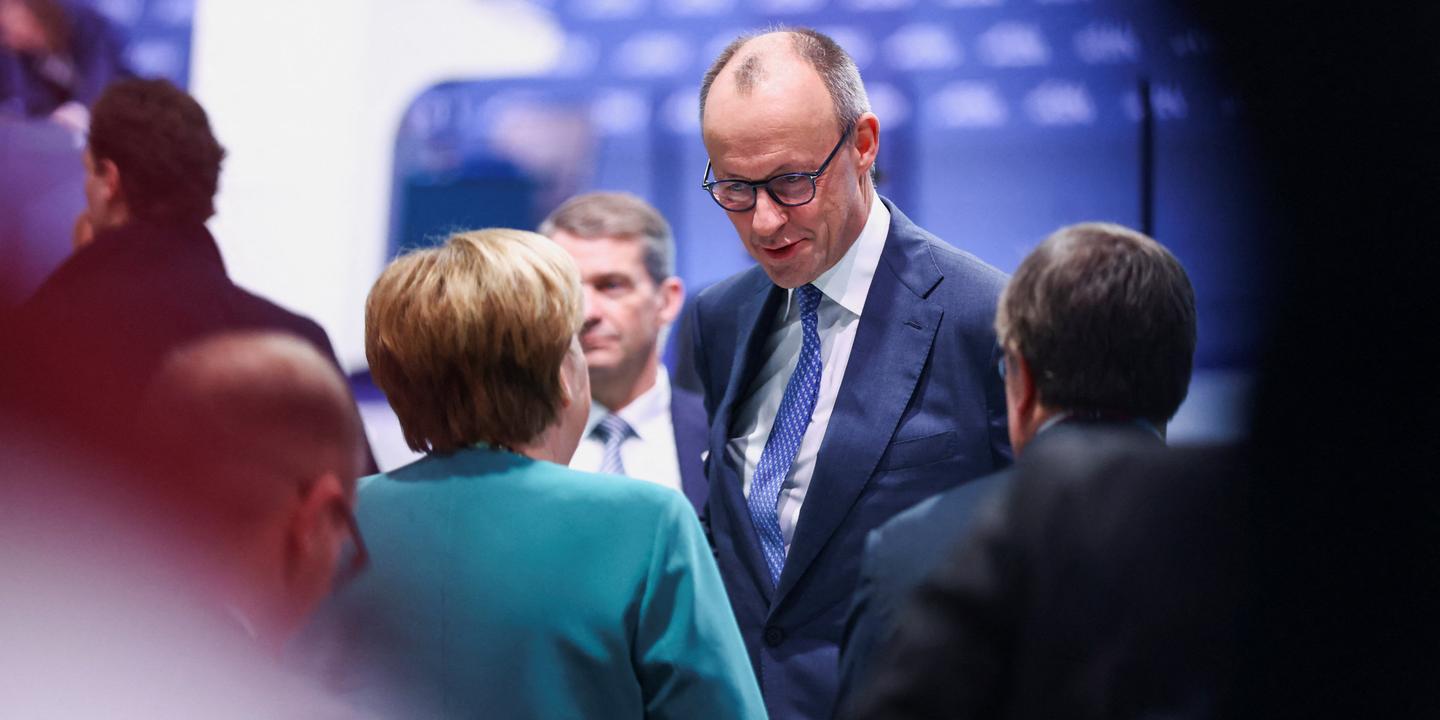 Angela Merkel fait son retour à la CDU, planant toujours sur la politique allemande