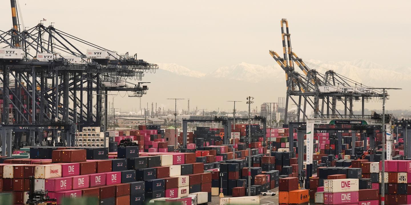 Donald Trump annonce faire passer ses nouveaux tarifs mondiaux de 10 % à 15 % Donald Trump annonce faire passer ses nouveaux tarifs mondiaux de 10 % à 15 %