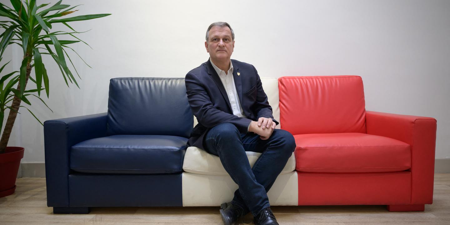 Louis Aliot à Perpignan : la délicate gestion d'une ville vitrine de l'extrême droite