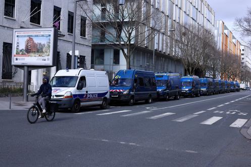 Avant le début d’une marche en hommage au militant d’extrême droite Quentin Deranque, à Lyon (Rhône), samedi 21 février 2026. NICOLAS ECONOMOU/REUTERS