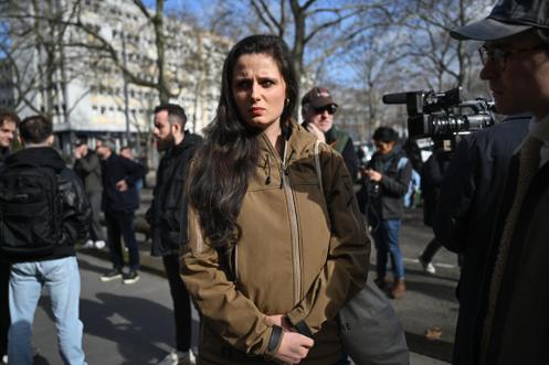 Aliette Espieux, organisatrice de la marche en hommage au militant d’extrême droite Quentin Deranque, à Lyon (Rhône), le 21 février 2026. BRUNO AMSELLEM/DIVERGENCE POUR « LE MONDE »