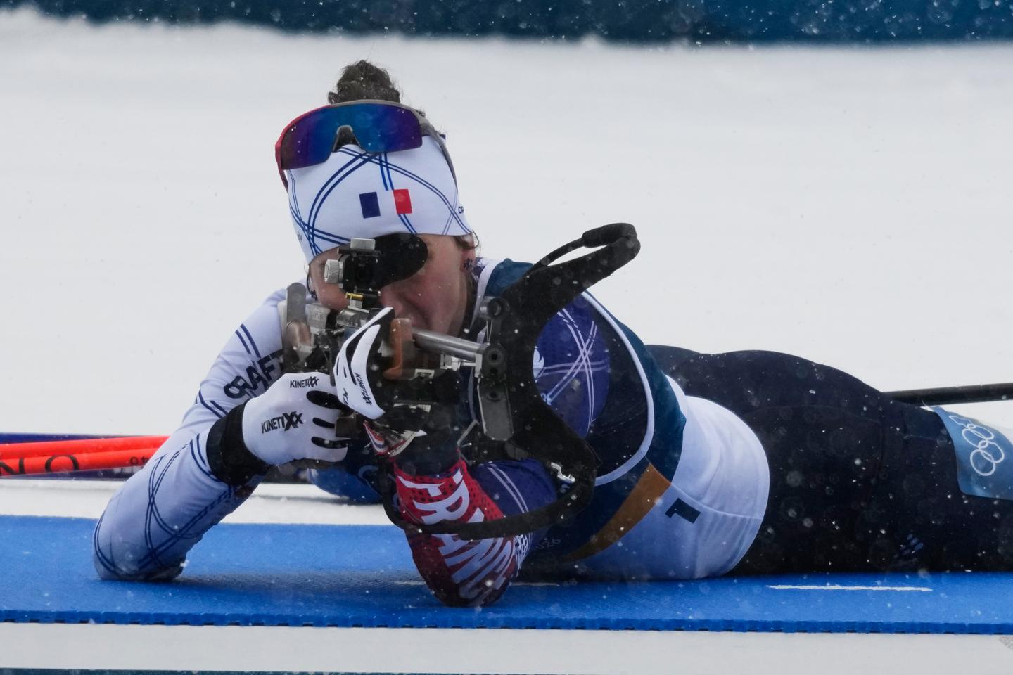 La biathlète Julia Simon remporte la mass start de Kontiolahti