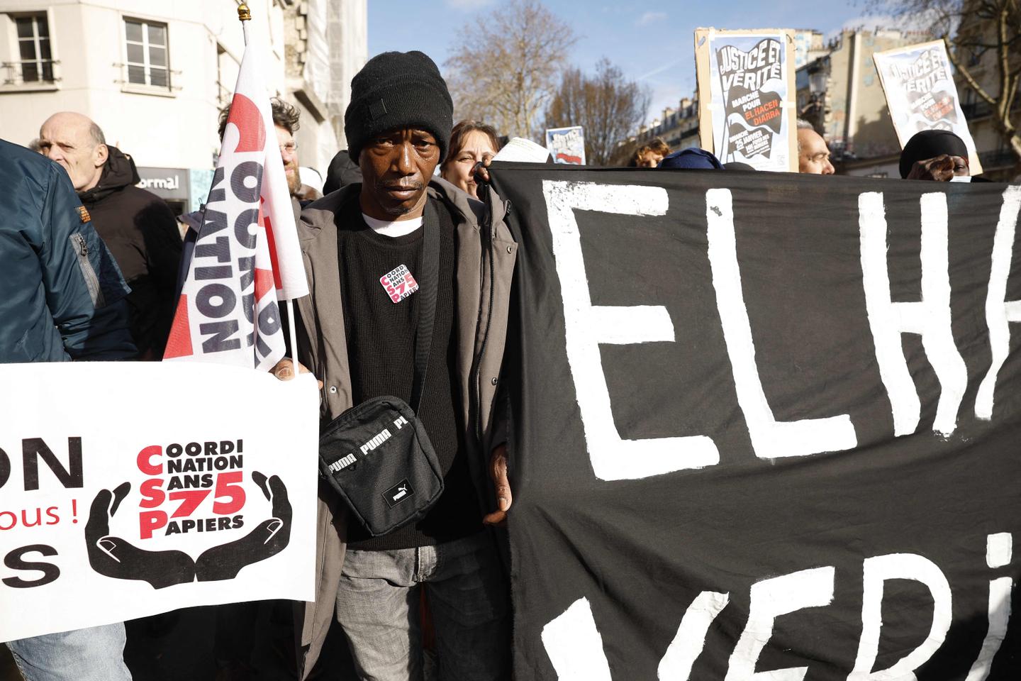 Mort d’El Hacen Diarra dans le commissariat du 20ᵉ arrondissement de Paris : un rassemblement pour réclamer « justice » Mort d’El Hacen Diarra dans le commissariat du 20ᵉ arrondissement de Paris : un rassemblement pour réclamer « justice »