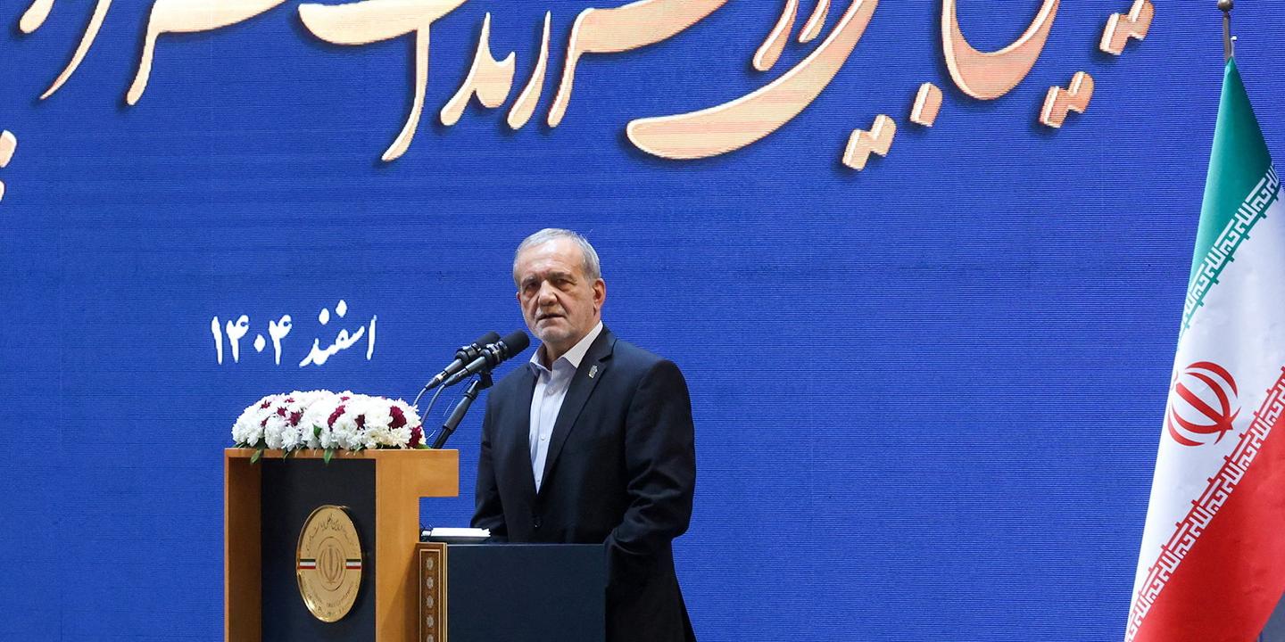 En images, le président iranien s’excuse auprès des pays du Golfe pour les frappes commises par l’Iran, mais ces dernières continuent