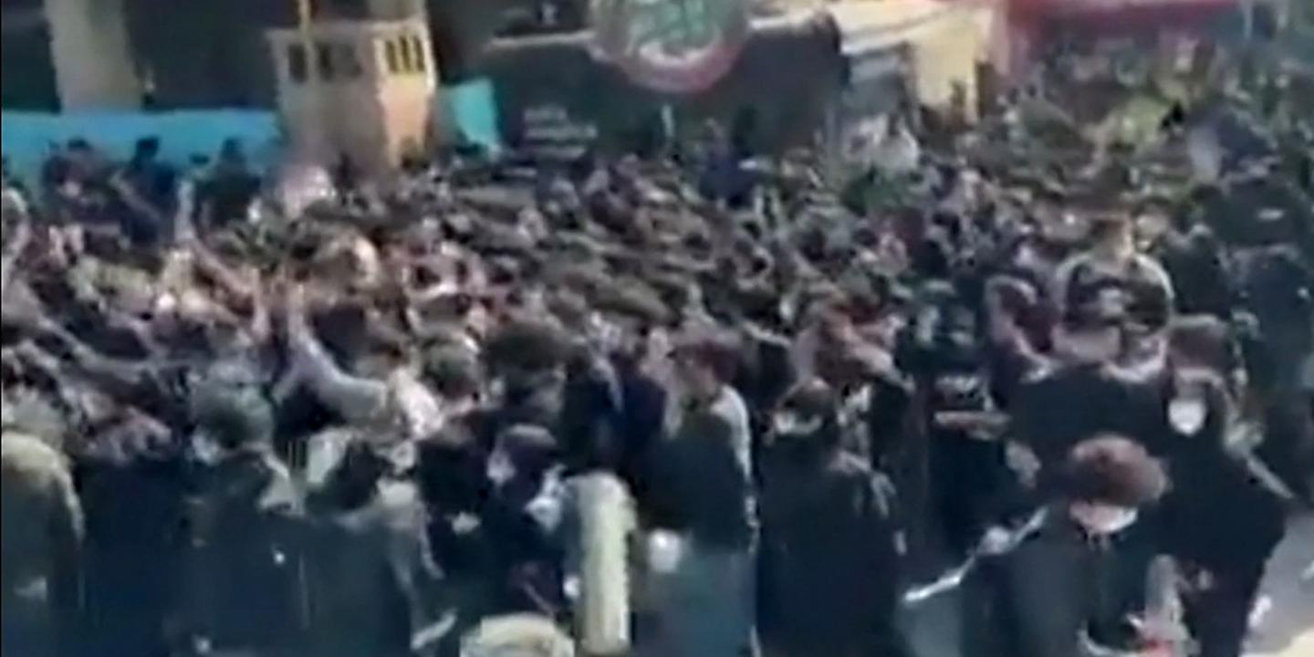 En Iran, des étudiants scandent des slogans contre le pouvoir à Téhéran, selon plusieurs médias ; les Etats-Unis maintiennent leur pression militaire