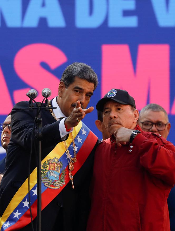 Le président vénézuélien Nicolas Maduro s’entretient avec son homologue nicaraguayen Daniel Ortega, à Caracas, le 10&nbsp;janvier 2025.