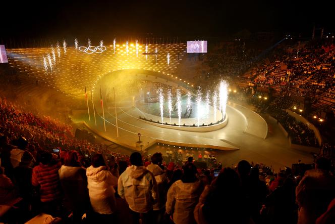 Le groupe Major Lazer et les chanteuses MO, Nyla et Alfa à la cérémonie de clôture des Jeux olympiques d’hiver de 2026, à Vérone (Italie), le 22&nbsp;février&nbsp;2026. 
