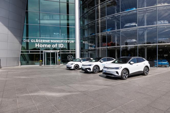 Devant l’usine Volkswagen de Dresde (Allemagne), le 14 mai 2025.