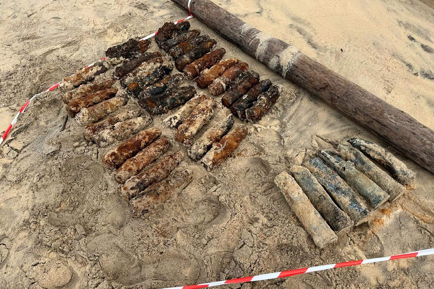En Gironde, une opération de déminage après la découverte de 39 obus de la seconde guerre mondiale sur une plage