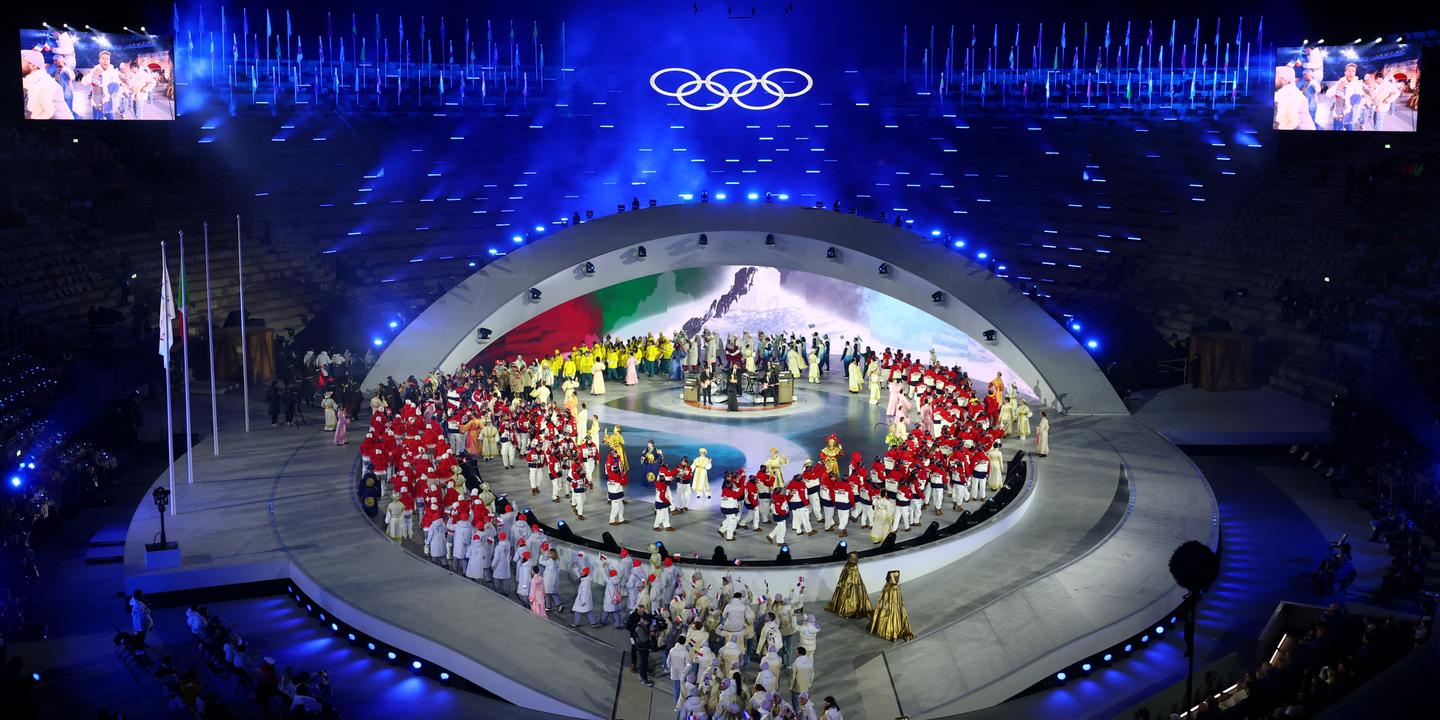 EN DIRECT, JO 2026 : la flamme olympique est arrivée à la cérémonie de clôture des Jeux olympiques