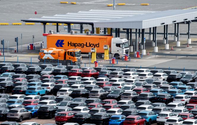 Des voitures neuves en provenance de Chine, au port JadeWeserPort, en Basse-Saxe, le 25&nbsp;mars&nbsp;2025.