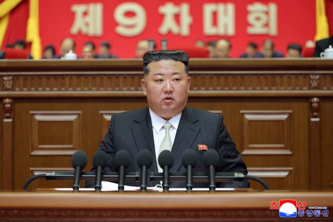 Photo fournie par l’agence de presse officielle de Corée du Nord du dirigeant Kim Jong-un, au 9e Congrès du Parti des travailleurs de Corée, à Pyongyang, le 24&nbsp;février&nbsp;2026.