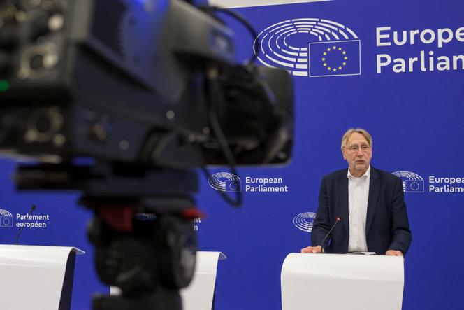 O presidente da Comissão de Comércio Internacional do Parlamento Europeu, Bernd Lange, em Estrasburgo, 9 de julho de 2025.