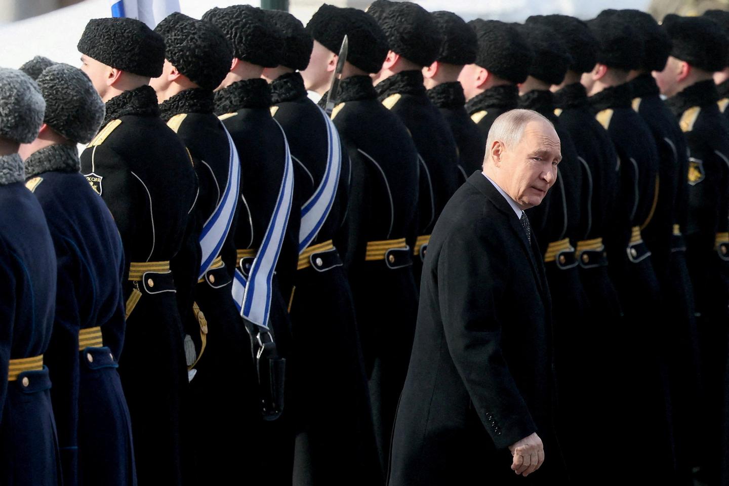 Quatre ans après l’invasion de l’Ukraine, la Russie continue de s’enfoncer dans l’autoritarisme et la répression