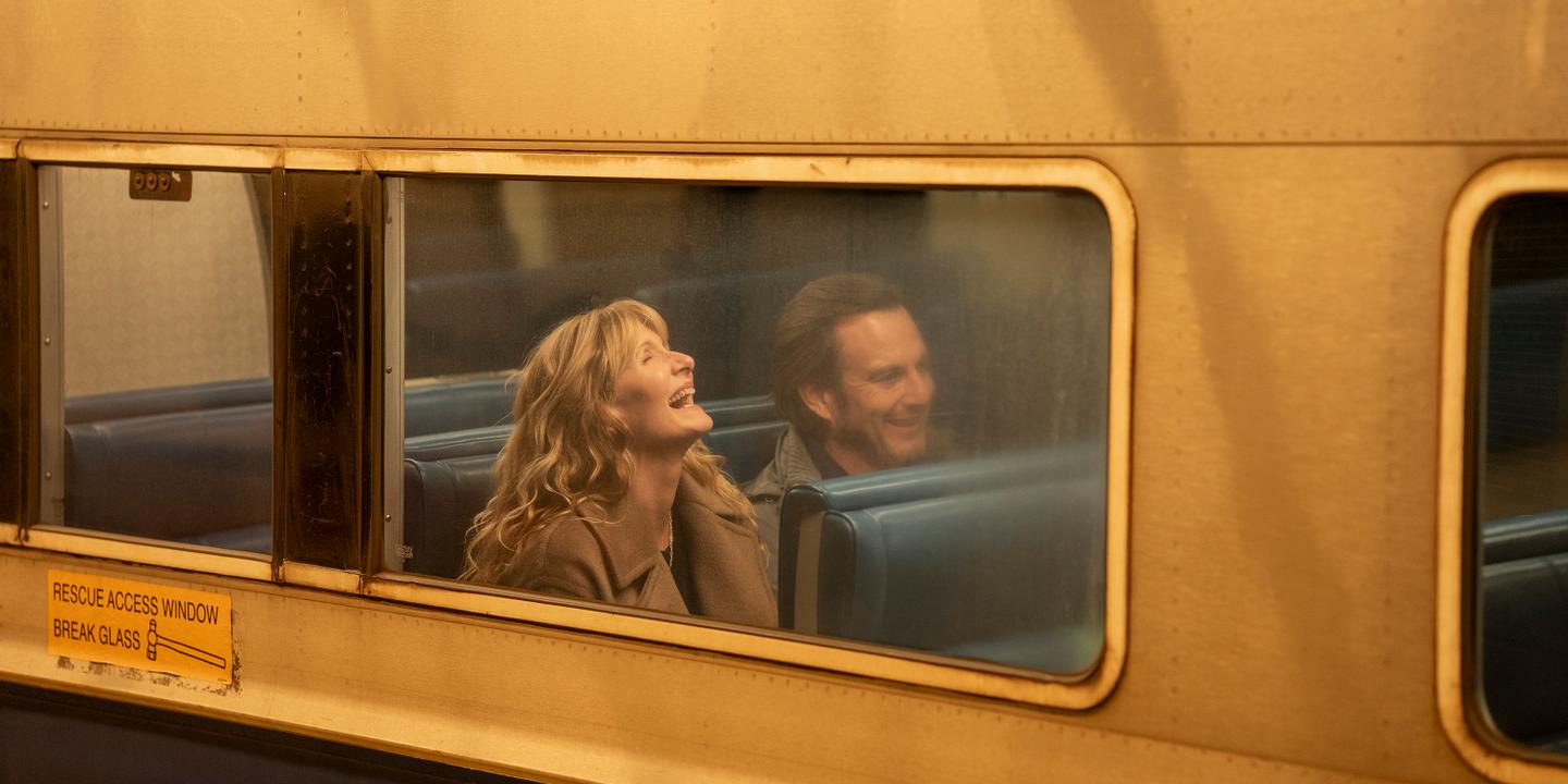 Bradley Cooper explore le mariage dans 'Is This Thing On ?' avec Laura Dern et Will Arnett