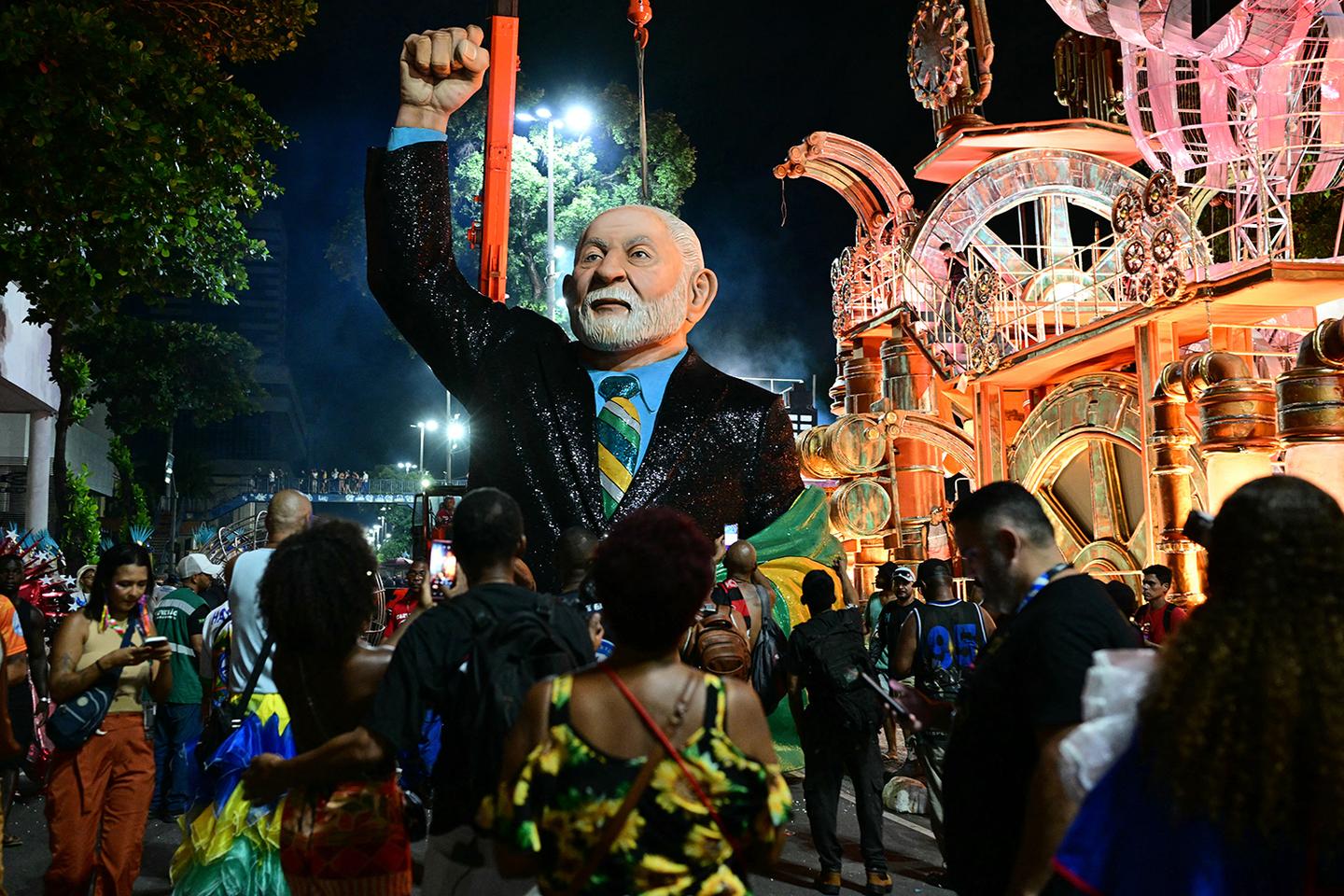 Au carnaval de Rio, l’hommage d’une école de samba à Lula fait enrager l’opposition Au carnaval de Rio, l’hommage d’une école de samba à Lula fait enrager l’opposition