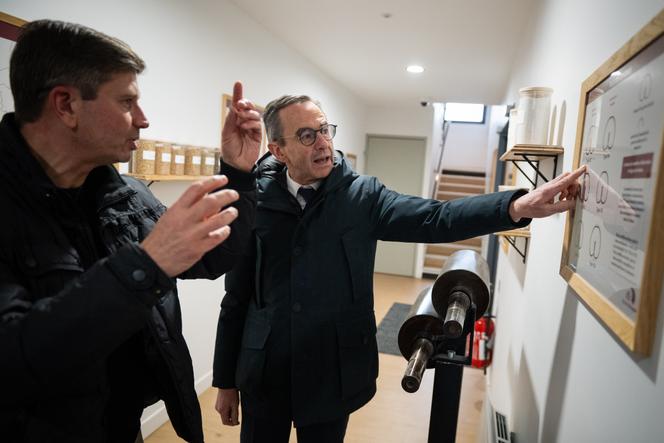 Bruno Retailleau, lors du lancement de sa campagne présidentielle, dans l’entreprise Moulins Bourgeois, productrice de farine, à Verdelot (Seine-et-Marne), le 19&nbsp;février&nbsp;2026.