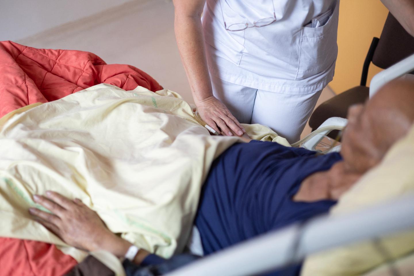 Malgré les promesses, le trop lent essor des soins palliatifs en France Malgré les promesses, le trop lent essor des soins palliatifs en France