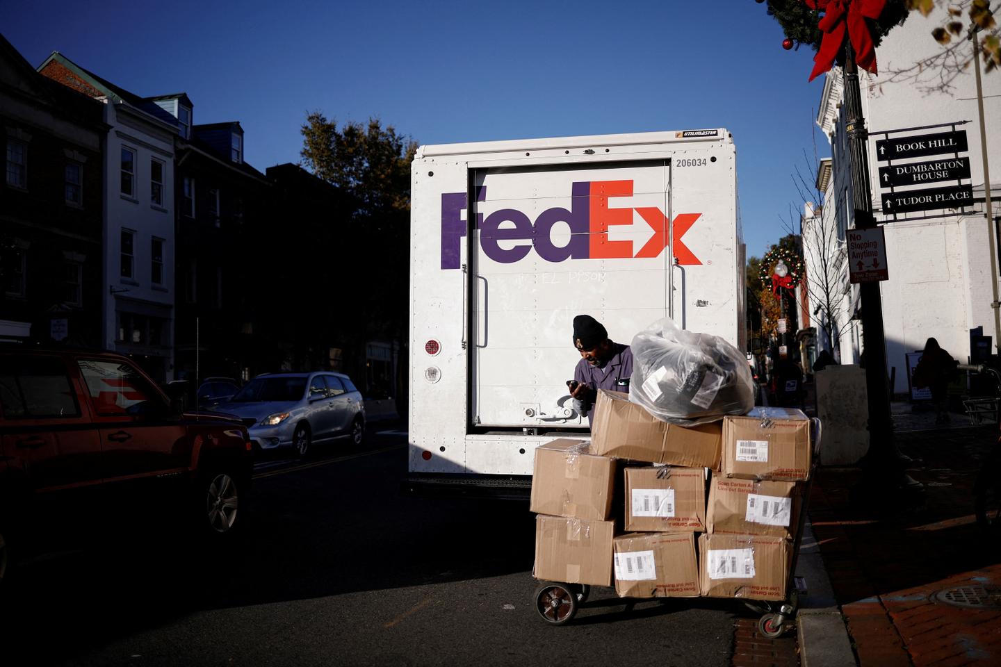 FedEx porte plainte et réclame le remboursement des droits de douane perçus par le gouvernement américain