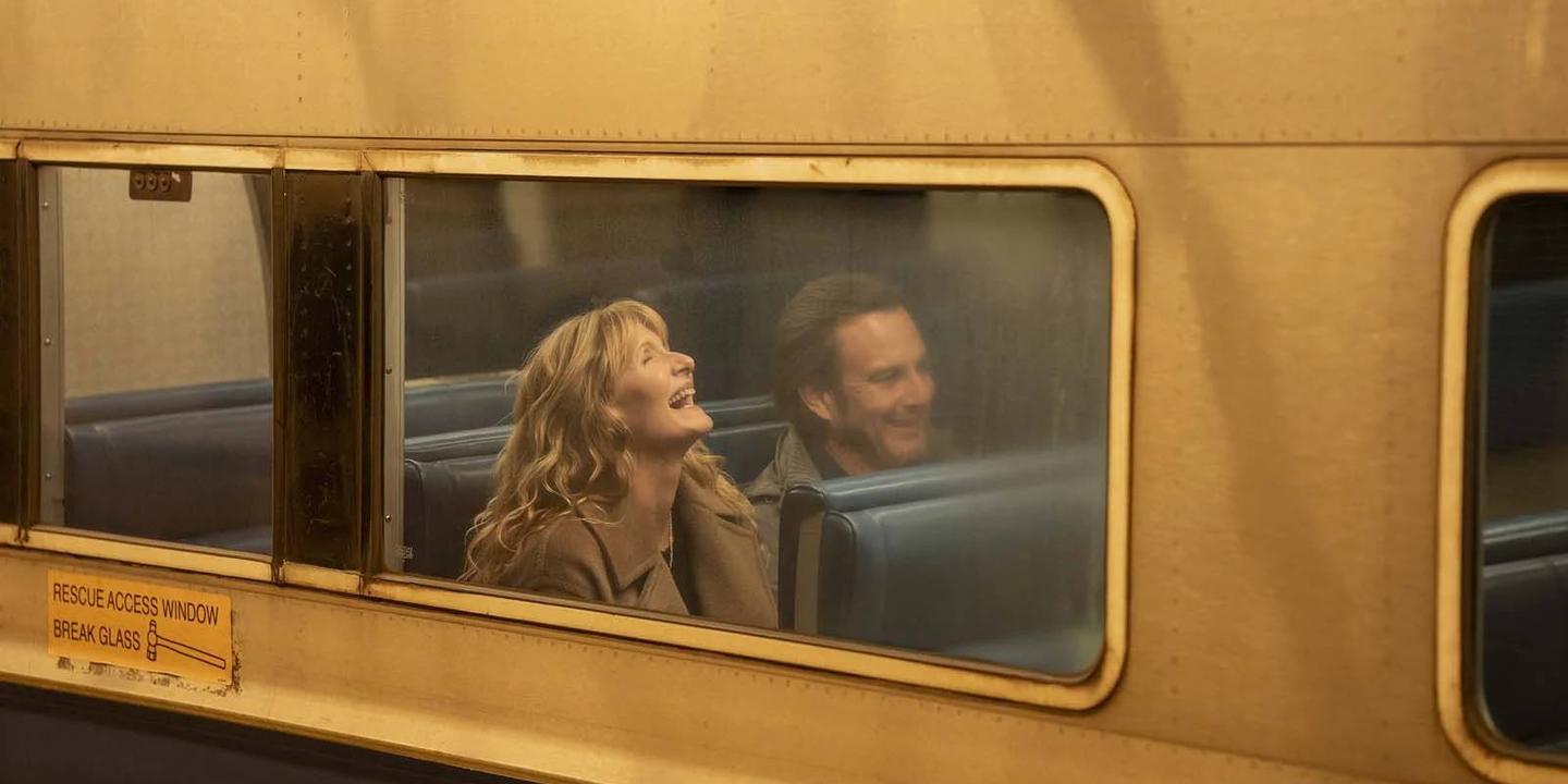 Cinéma : Bradley Cooper explore le couple moderne dans 'Is This Thing On ?'