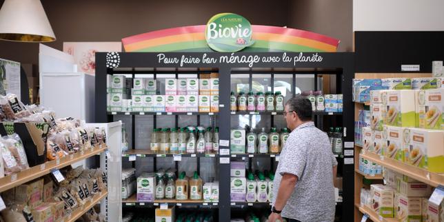 Il bio francese in crisi: la mancanza di un impulso governativo mette a rischio la disponibilità nei negozi