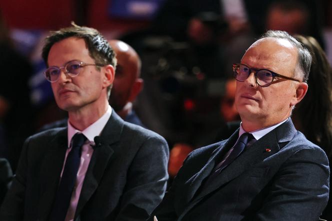 Edouard Philippe (à droite) et Pierre-Yves Bournazel, au Cirque d’hiver, à Paris, le 10 février 2026.