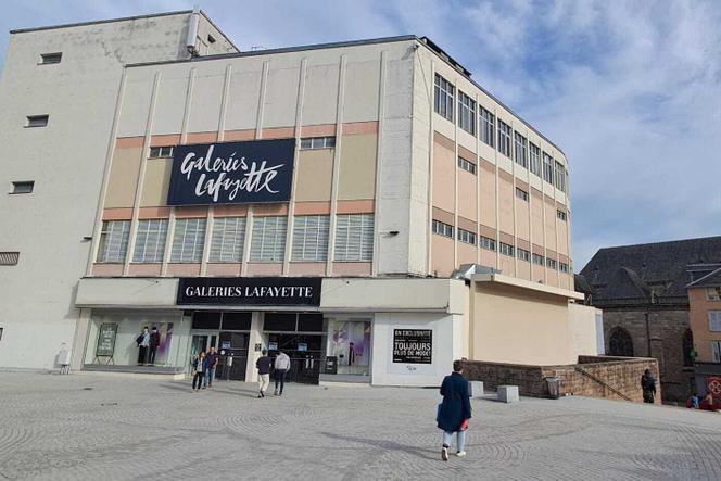Les Galeries Lafayette de Limoges, le 2&nbsp;octobre 2025, avant le changement de nom. Elles ont été, depuis, renommées BHV.