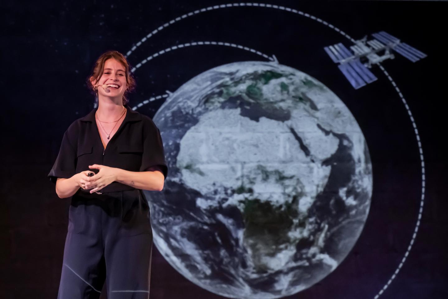 Célia Pelluet, humoriste et physicienne quantique : « Faire des vannes, c’est une science expérimentale » Célia Pelluet, humoriste et physicienne quantique : « Faire des vannes, c’est une science expérimentale »