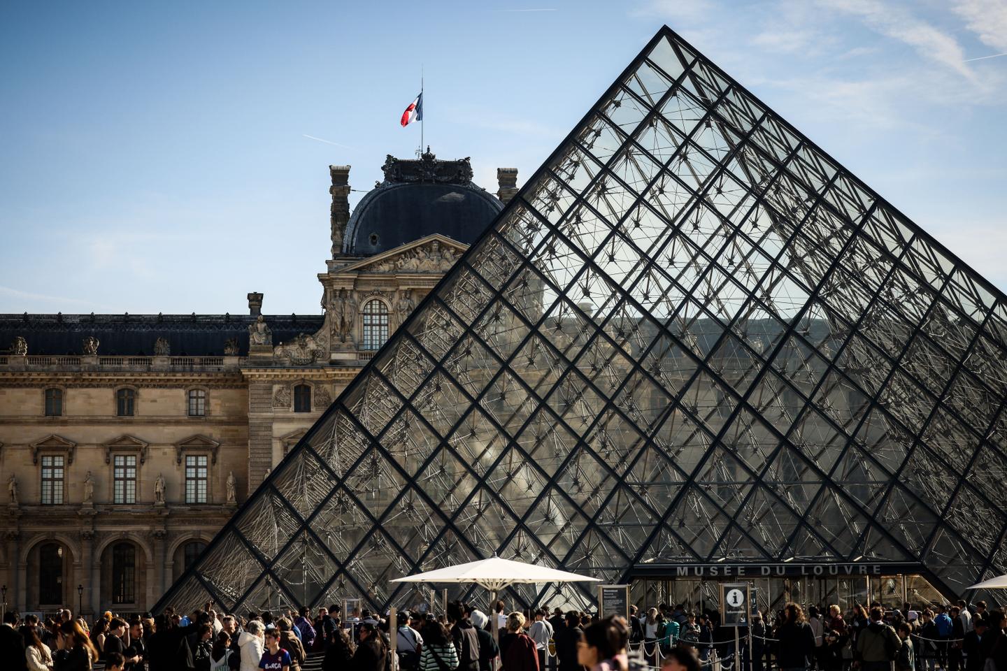 « Le destin de Laurence des Cars à la tête du Louvre remet une question sur la table : pourquoi les grands patrons culturels deviennent-ils fous ? »