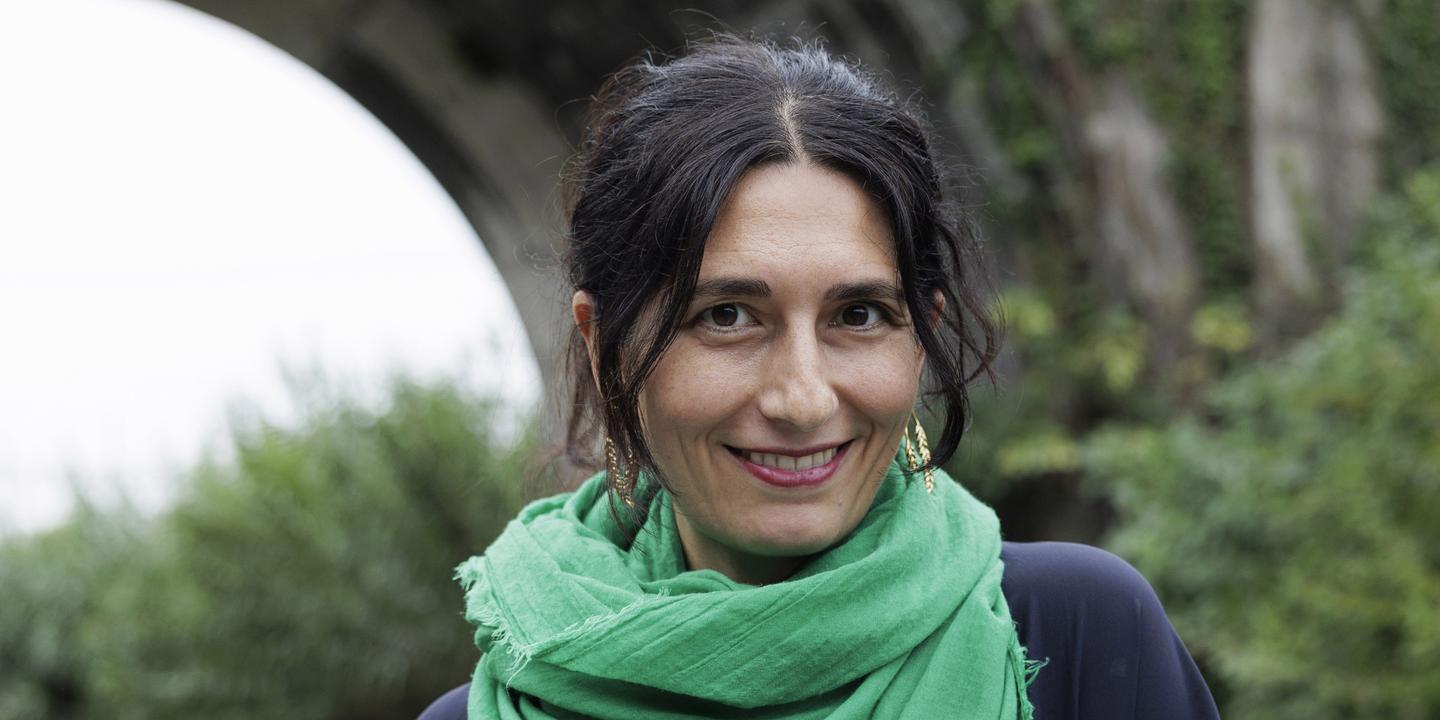 Aysegül Savas, écrivaine turque, s'installe à Paris dans un quartier paisible