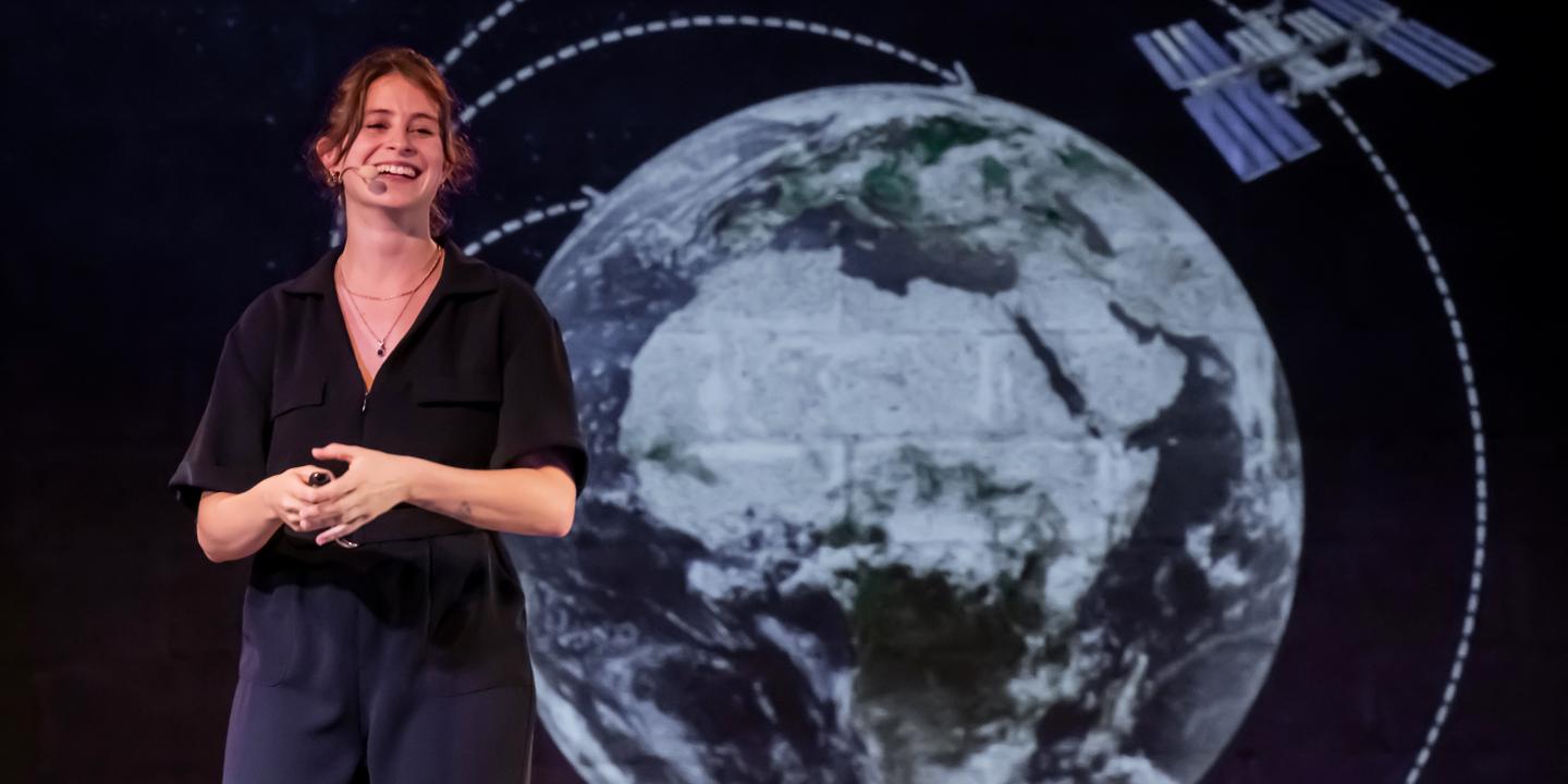 Célia Pelluet : l'humoriste physicienne qui compare l'humour à la science expérimentale