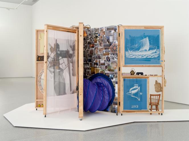 Vue de l’exposition « Alison Knowles. Une rétrospective », au Musée d’art moderne et contemporain de Saint-Etienne, en novembre 2025.