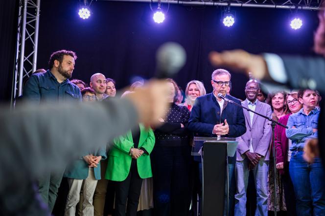   Pierre Hurmic, prefeito ambientalista de Bordeaux, candidato à sucessão própria, durante a apresentação de sua lista, em Bordeaux, 23 de fevereiro de 2026. 