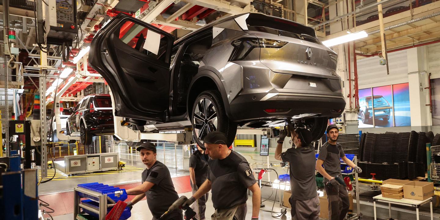 Automobile : Stellantis, Renault et Forvia plongent dans le rouge en 2025