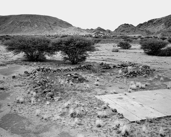 Dalle, base militaire temporaire, Riemvasmaak, province du Cap-Nord, Afrique du Sud, 2012.