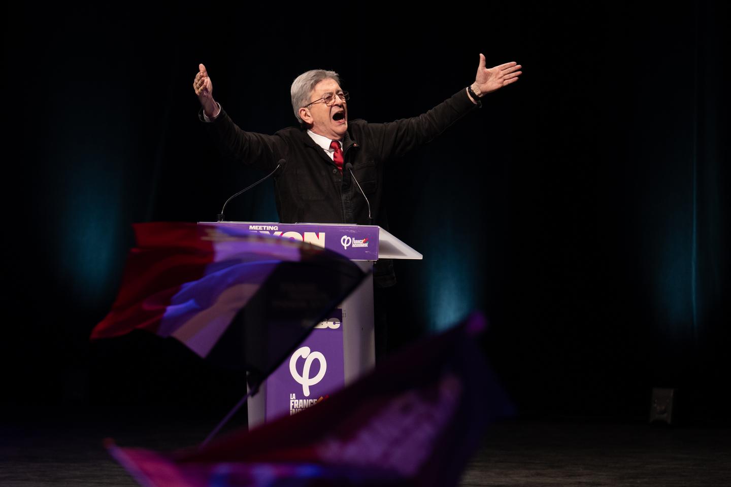 Jean-Luc Mélenchon met le reste de la gauche au pied du mur en s’imposant comme l’incarnation de « l’arc antifasciste » Jean-Luc Mélenchon met le reste de la gauche au pied du mur en s’imposant comme l’incarnation de « l’arc antifasciste »