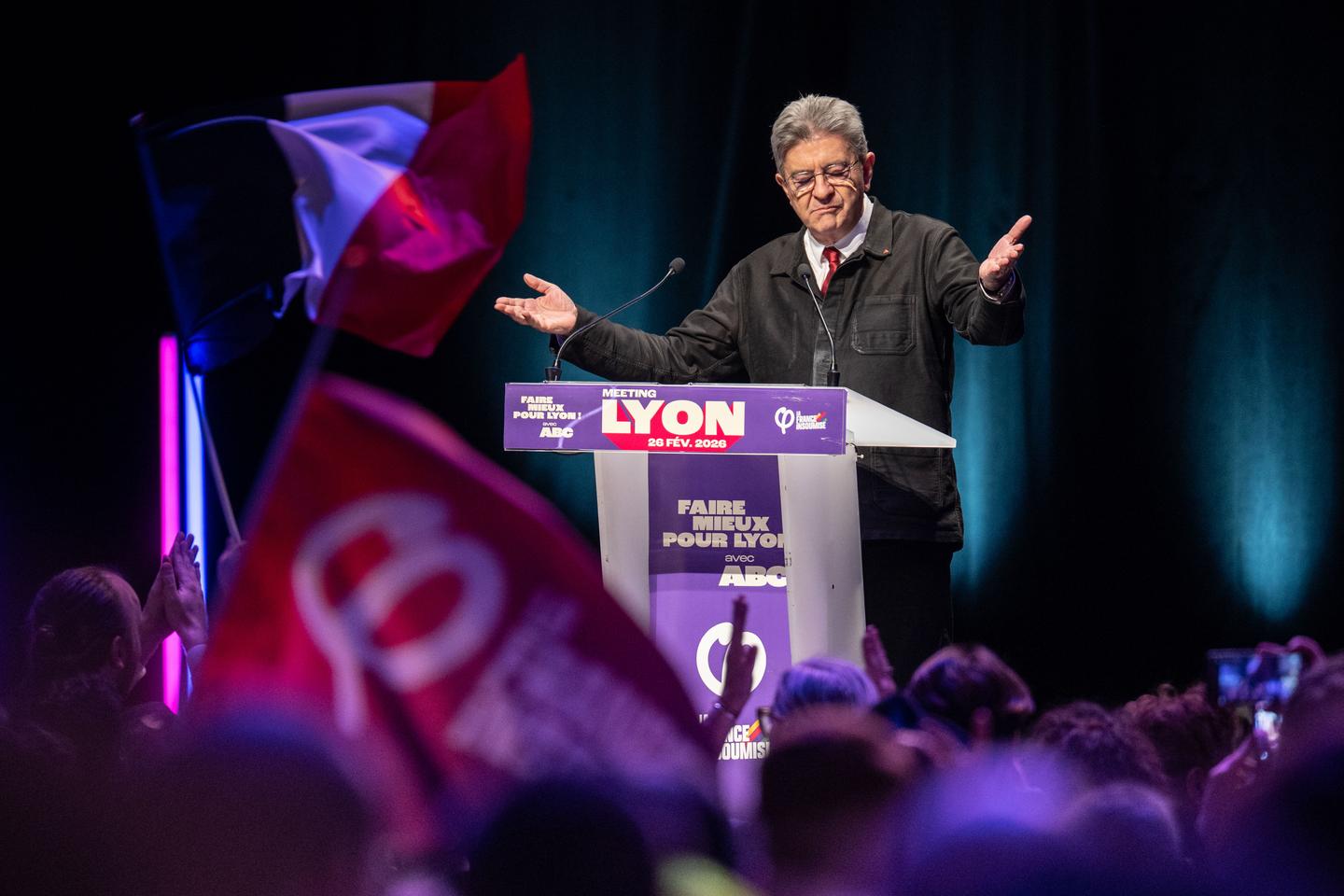 Mort de Quentin Deranque : à Lyon, Jean-Luc Mélenchon dénonce un « traquenard » de l’ultradroite et confirme son soutien à la Jeune Garde