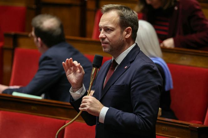 Le député Jean-Didier Berger, lors d’une séance de questions au gouvernement à l’Assemblée nationale, à Paris, le 23 décembre 2025.